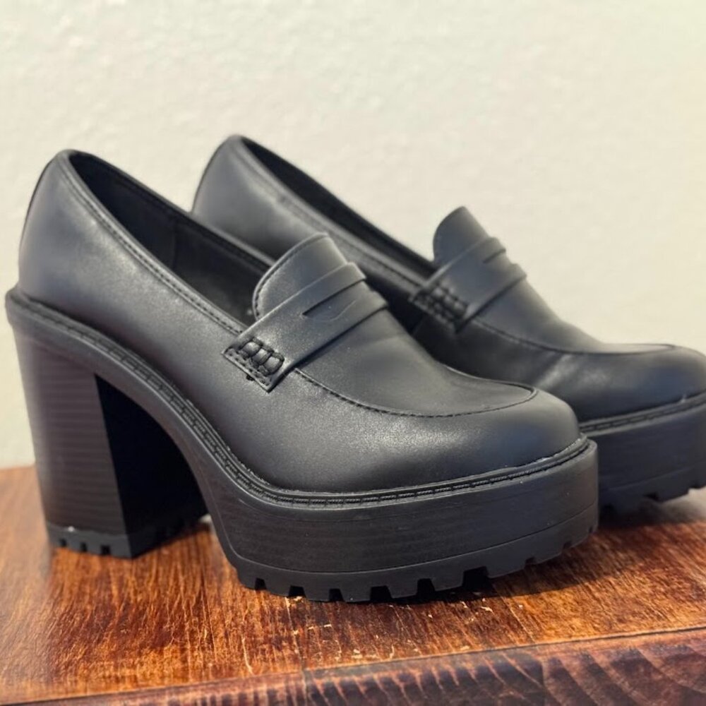 Y-Not? Black Chunky Platform Loafers Womens Size 9